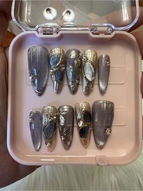 Metallic Mauve & Gold Press-On Nail Set with Rhinestones